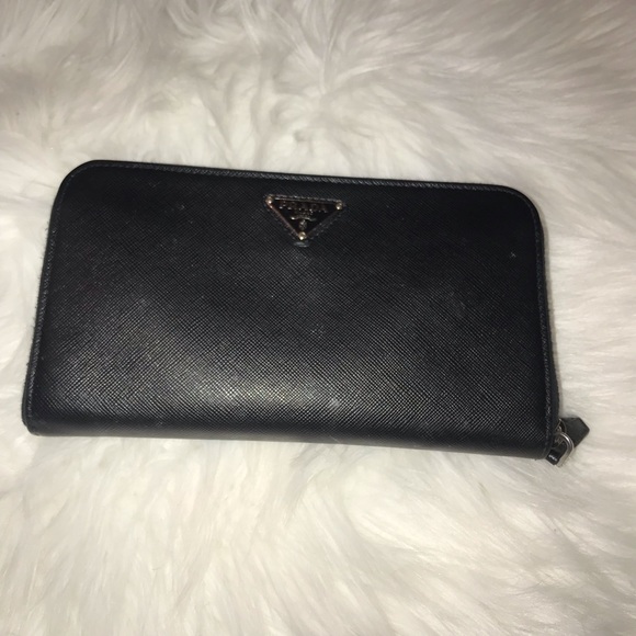 Authentic Prada Triangle Logo Black zip around wallet - Picture 1 of 9